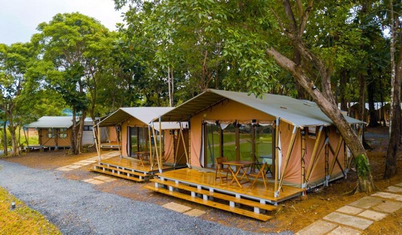 Solina Beach&Nature Resort Carles Exterior foto
