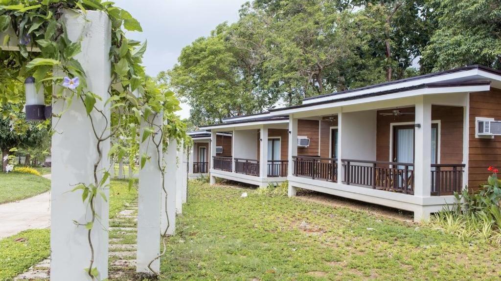 Solina Beach&Nature Resort Carles Exterior foto