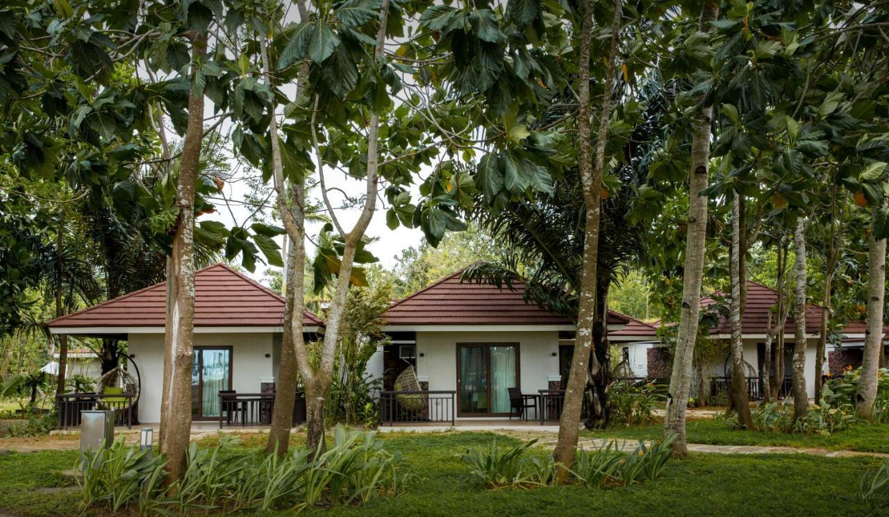 Solina Beach&Nature Resort Carles Exterior foto