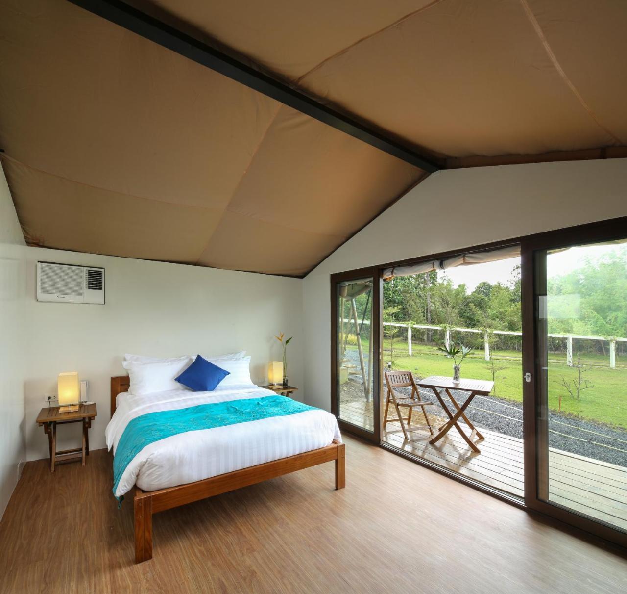 Solina Beach&Nature Resort Carles Exterior foto